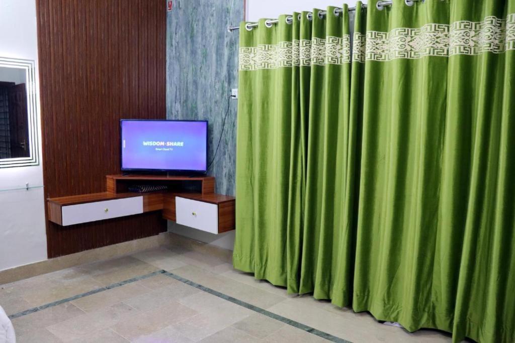 Thomas Guest House Исламабад Экстерьер фото